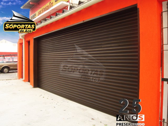 Portas de aço no Pauliceia em São Bernardo do Campo
