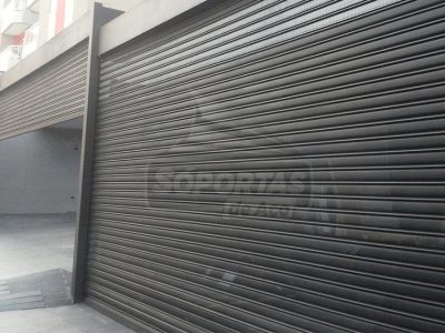 Porta de aço automática