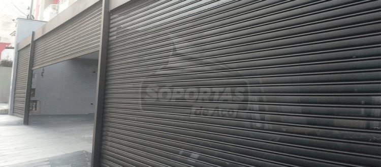 Porta de aço automática